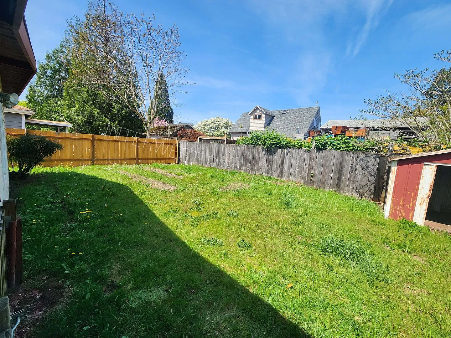 Cozy 3 Bedroom Single Level Home w/ Fenced Yard, Carport & W/D in Unit! — Photo 4