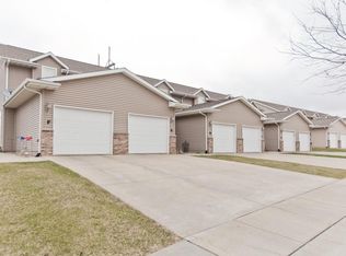 4030 37th Ave SW UNIT E, Cedar Rapids, IA 52404