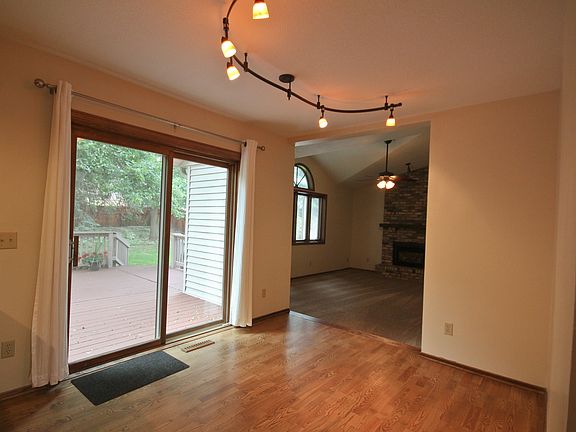 5th image of 709 Chicago Dr