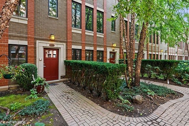 1st image of 5003 N Lincoln Ave APT 3