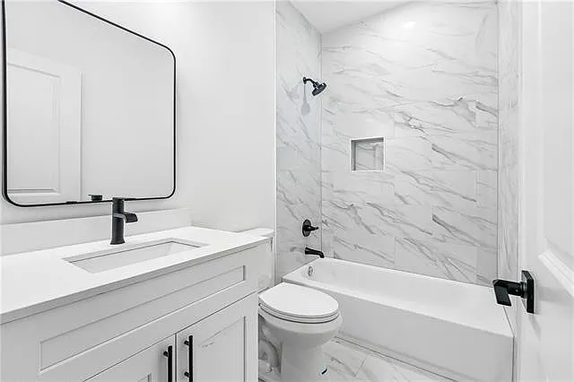 2033 Conti St — Photo 9