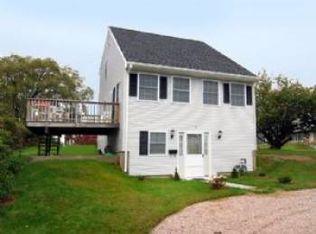 5 Chestnut St, Narragansett, RI 02882