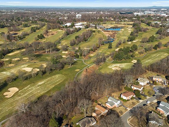 4th image of 16 Eton Overlook