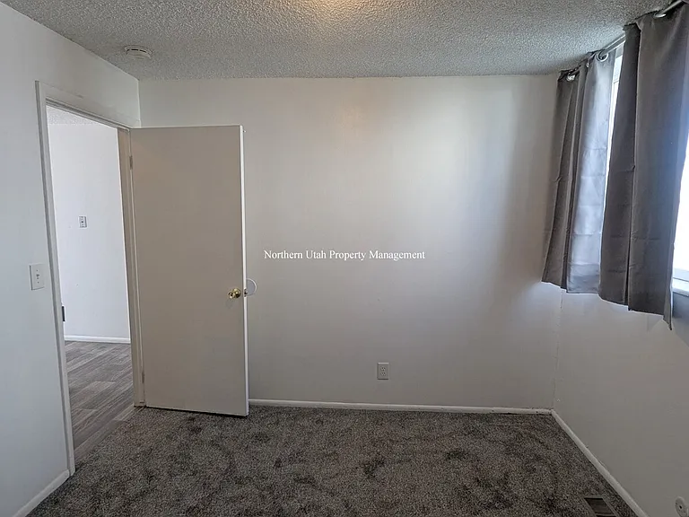 1052 Healy St — Photo 10