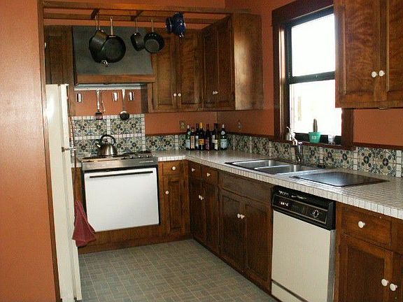 Glass Front Cab Kitchen w/Skylights!