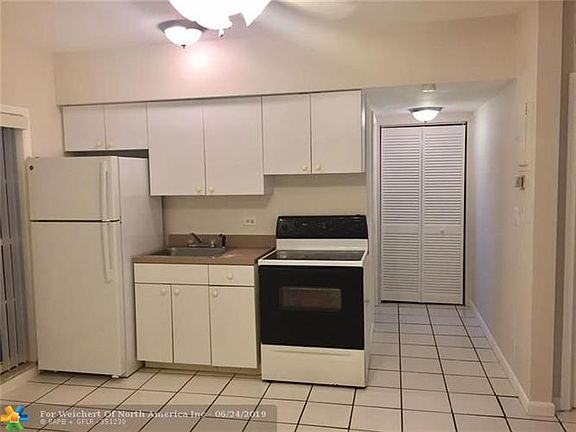 4th image of 2795 SE 1st Ct APT 2