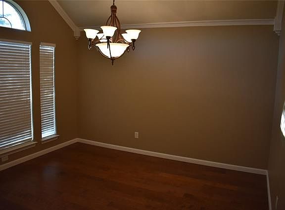 5th image of 3116 Riverlakes Dr
