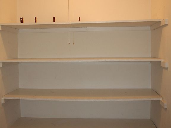 5th image of 204 Green Acres Dr
