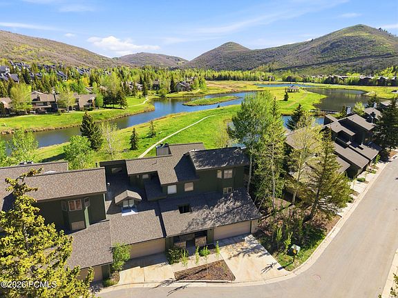 2nd image of 1521 Lakeside Ct