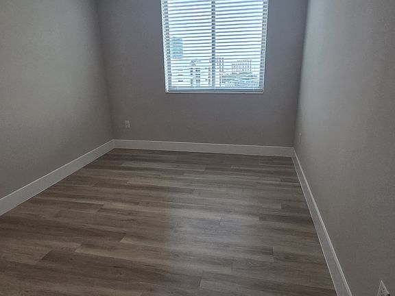 5th image of 1012 SW 4th Ave #B