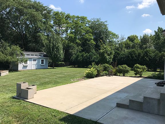 3rd image of 6332 Holloway Dr