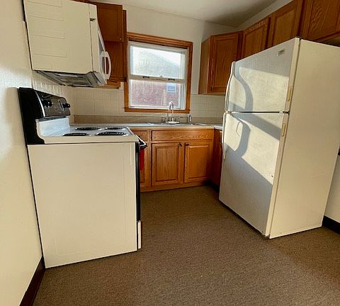 4th image of 25 Hinkley Dr #1