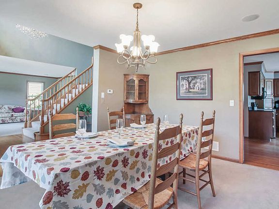5th image of 330 Ambria Dr