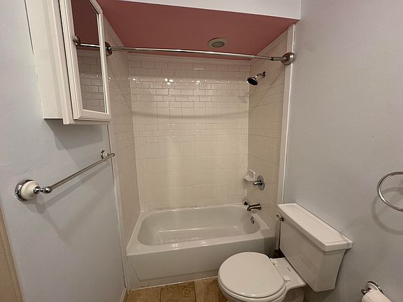 5th image of 154 Lee St