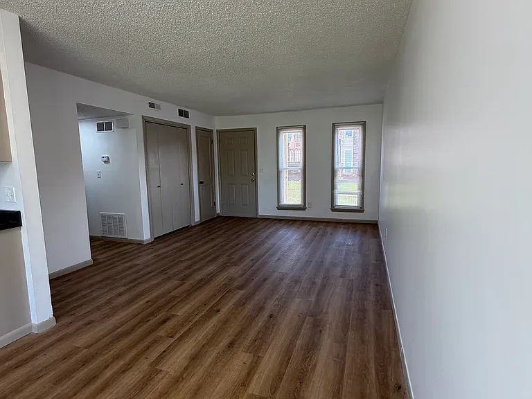 239 N Brunswick St #1 — Photo 6