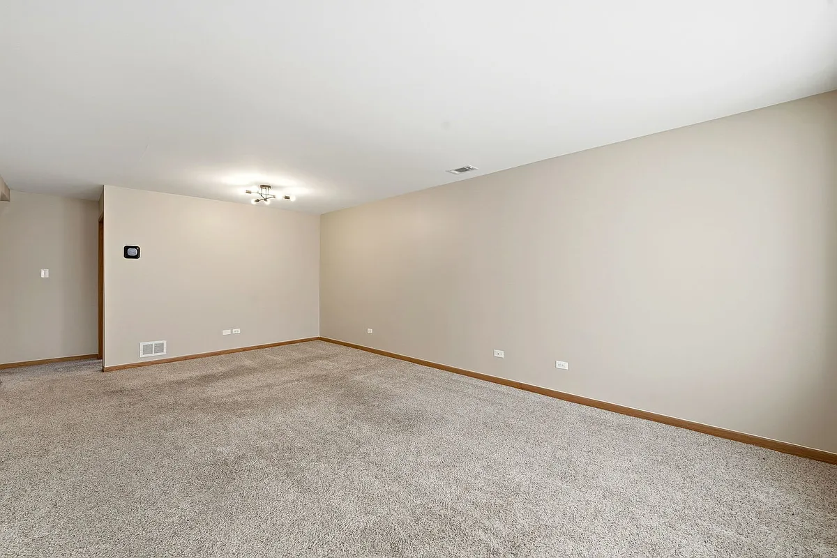 Building Photo - 4311 N Grace St #2