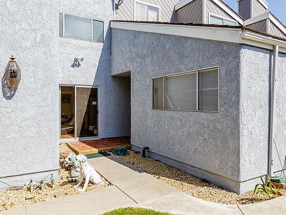 2nd image of 480 Harbor Lights Ln
