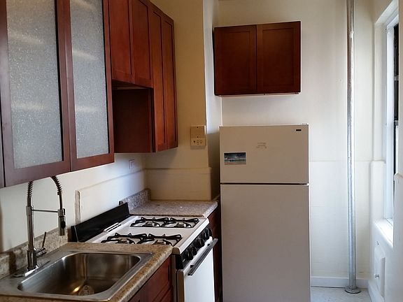 2nd image of 3816 Review Pl APT 4F