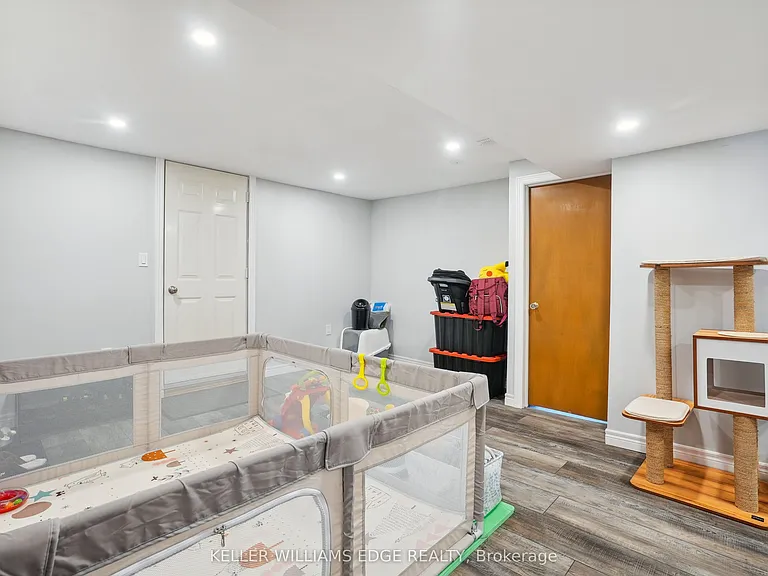 13 Beaucourt Pl #LOWER — Photo 6