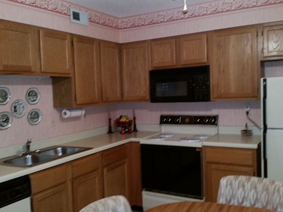 3rd image of 35 Berview Cir APT H