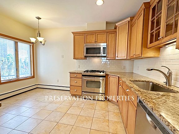 3rd image of 35 Eddy St #35