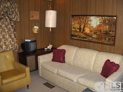 2nd image of 323 Wild Oak Dr