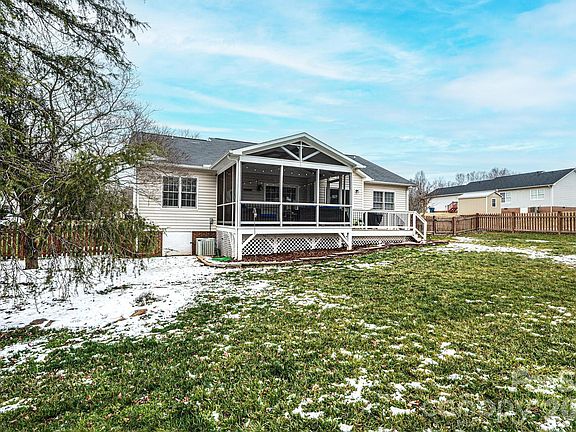 4th image of 1238 Pennwood Dr