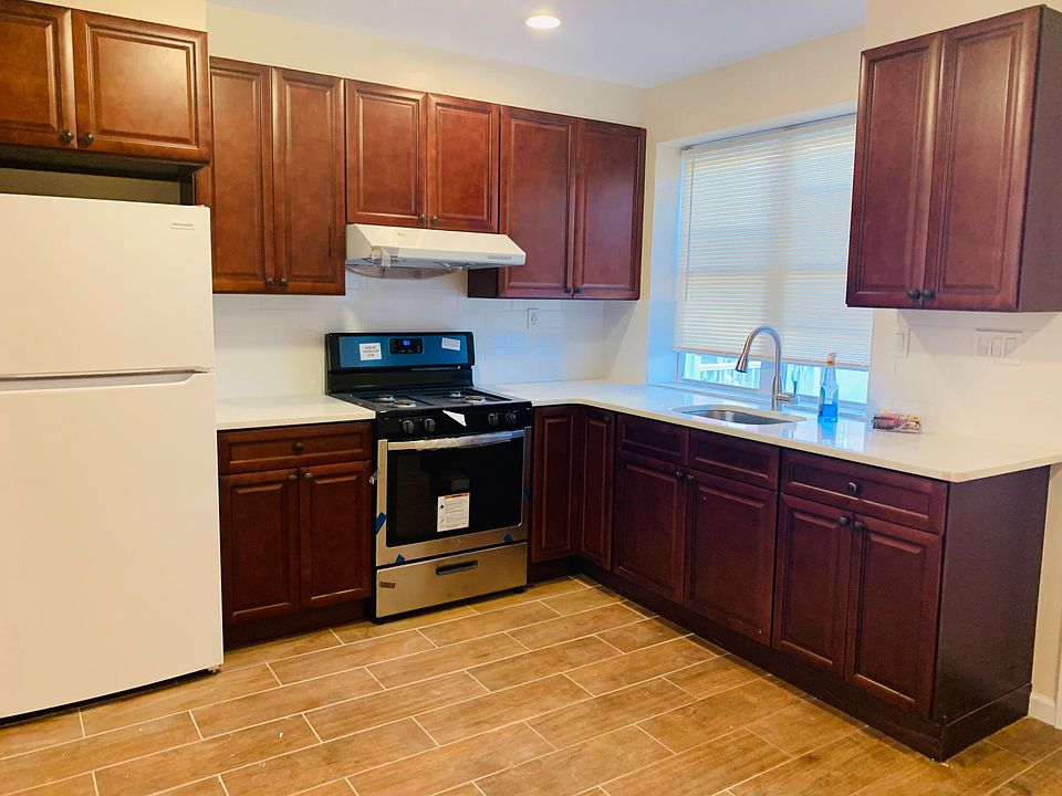 1st image of 2737 S Fairhill St
