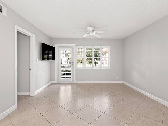 3rd image of 1940 NE 2nd Avenue #101j