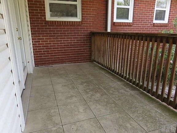4th image of 3250 Bayou Dr