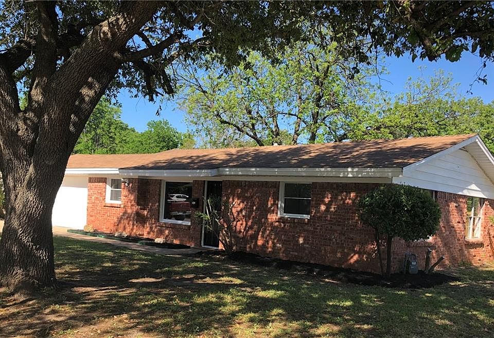 1st image of 1561 Montclair Dr