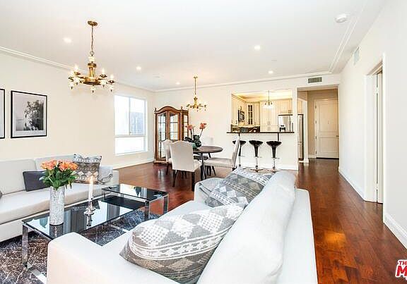 Living dining virtually staged