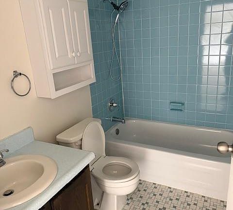 4th image of 1315 S Lake Wilmer Dr APT 202