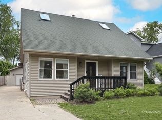 160 Mayfield Ave, Crystal Lake, IL 60014