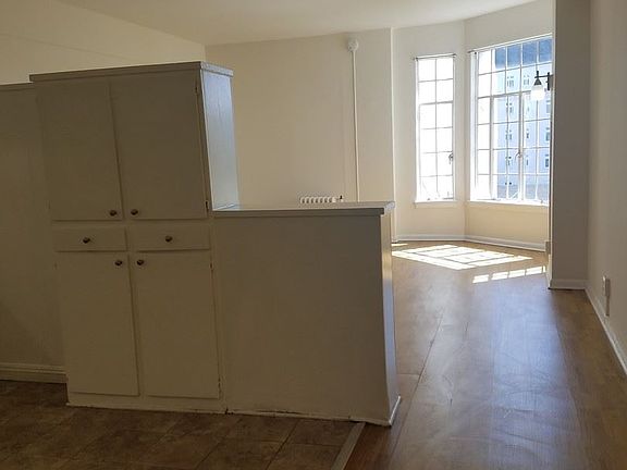 2nd image of 840 S Serrano Ave APT 509
