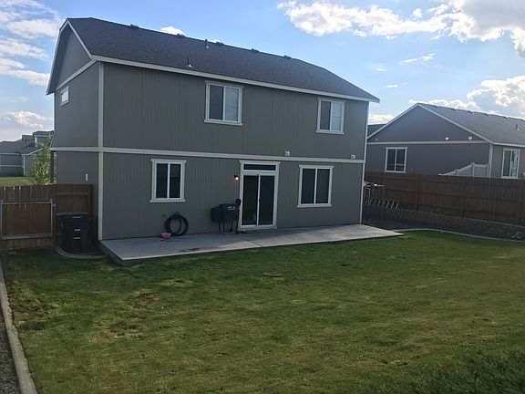 Extra large patio for BBQs. 