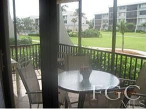 4th image of 979 E Gulf Dr Unit 401