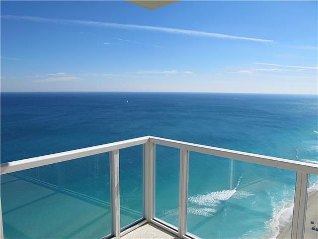 1st image of 16699 Collins Ave APT 4002