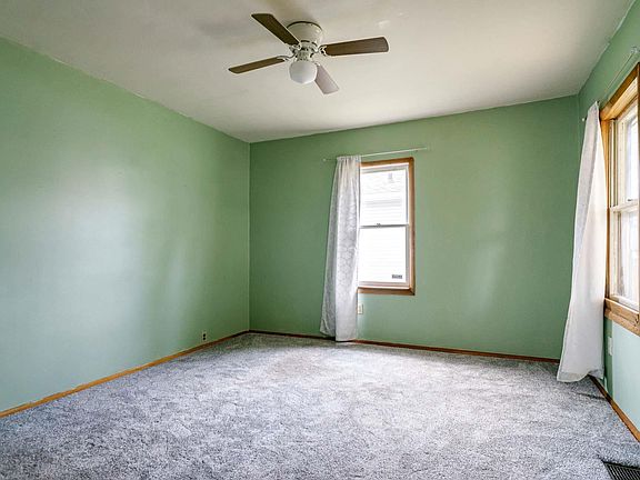 4th image of 826 Camden St