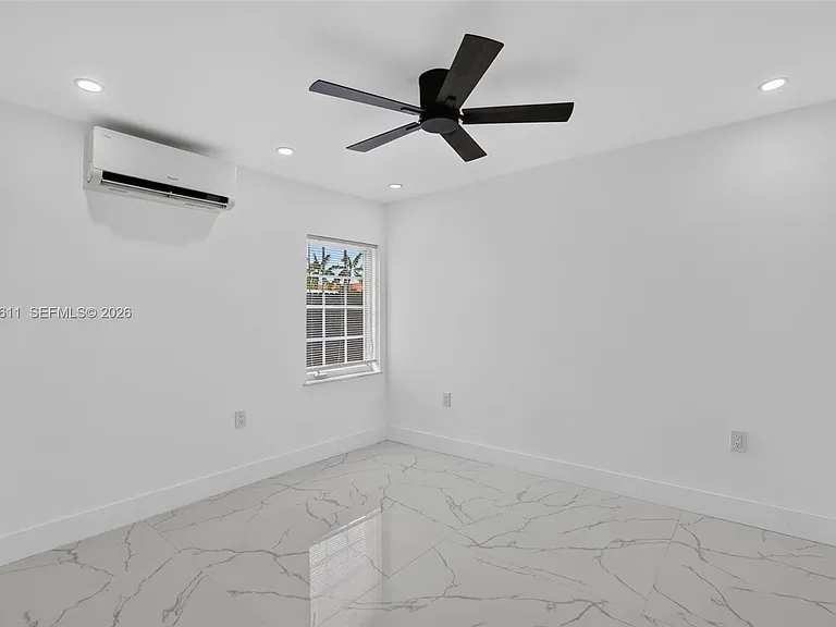 1920 SW 67th Ave — Photo 23