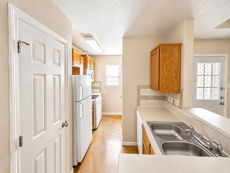 1311 Powder River Dr #B — Photo 5