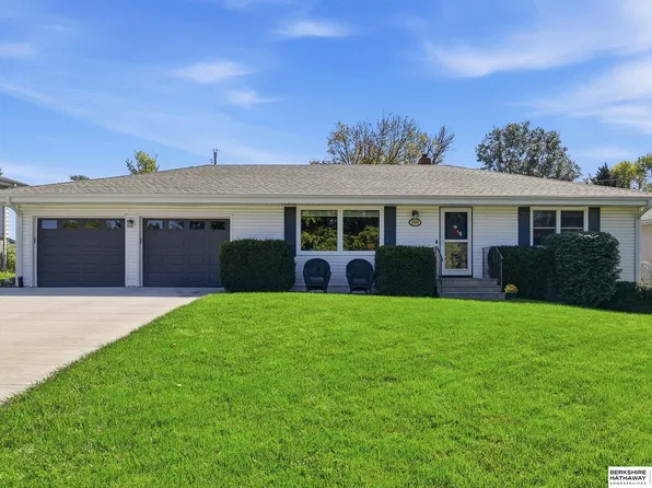 3509 Gateway Rd, Elkhorn, NE 68022