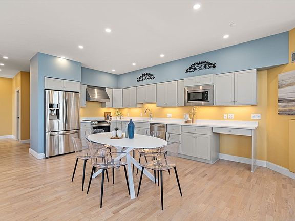 5th image of 1001 Marina Dr APT 805