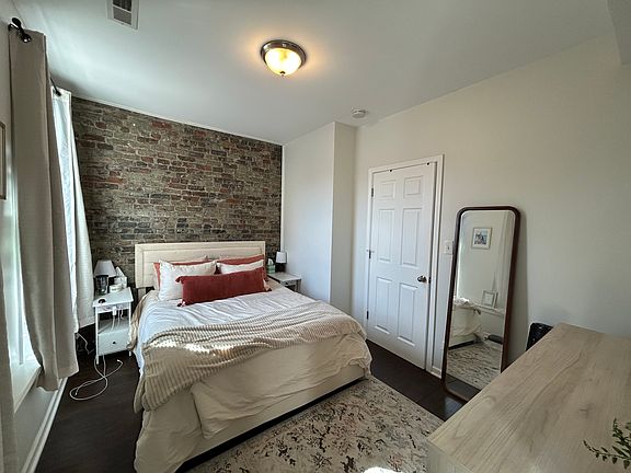5th image of 1654 W Cortland St #1