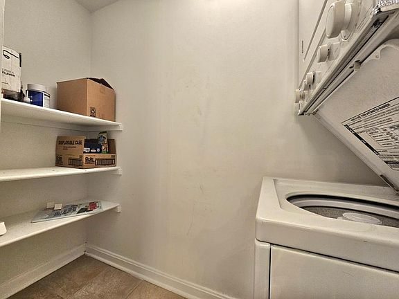 5th image of 1001 N Vermont St APT 604