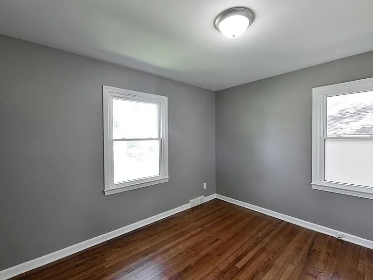 1317 Washington St — Photo 5