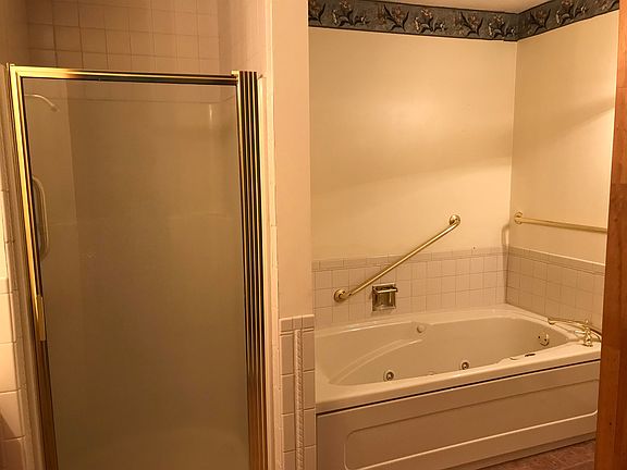 5th image of 2206 6th Ave