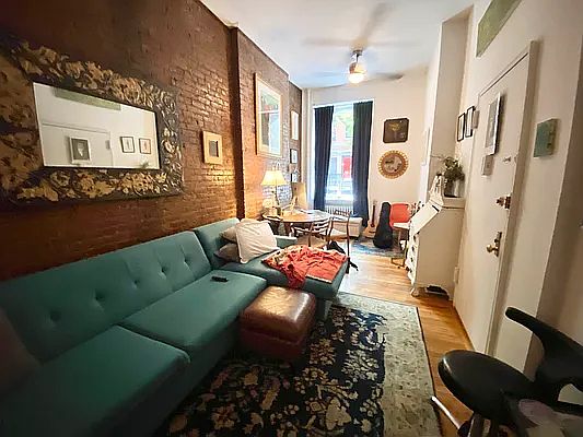2nd image of 31 Bank St APT 1E