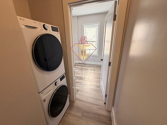 5th image of 384 Baldwin Ave #E19