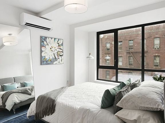 2nd image of 25 E 21st St APT 3B